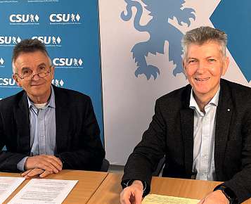 Landtagsabgeordneter Walter Taubeneder und Professor Dr. Gerhard Waschler